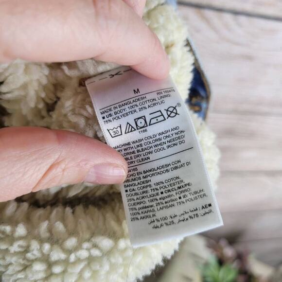 Old Navy Women's Blue Sherpa Lined Collar Button-up Denim Jacket‎ Size Medium - Picture 7 of 8
